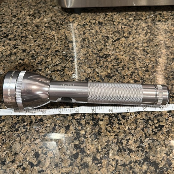 Flashlight - Picture 4 of 5